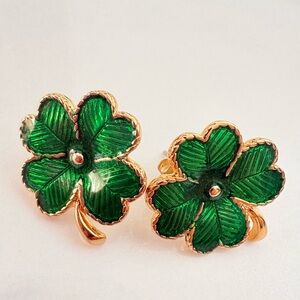Avon 1995 St Patrick’s Lucky 4 Leaf Clover Shamrock Pierced Earrings | NIB 279